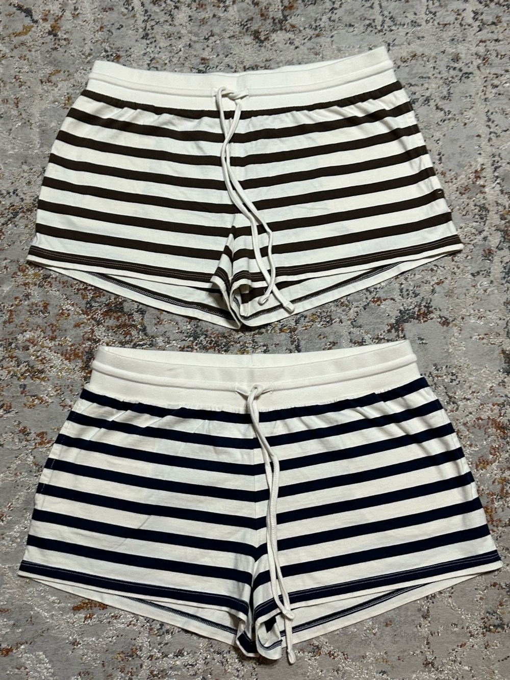 America Eagle AE Stretch Fleece Shortie shorts size Medium 2 pair